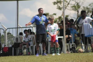 A confiança do atleta pelo incentivo proposto pelo treinador.