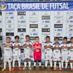 Equipe do AFC Maranhão reunida antes da partida na Taça Brasil Sub-08 de Futsal 2025, realizada em Campo Grande, Mato Grosso do Sul.